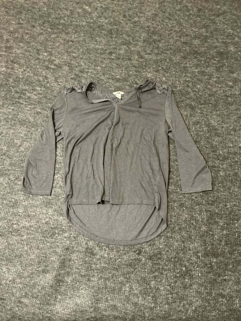 H&M Lace Trim 3/4 Sleeve Scoop Neck Top Womens Size Large Color Grey